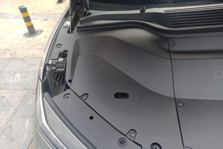 Used ONVO L60 2025 Model—85 kWh Rear-Wheel-Drive Version Engine Bay Right