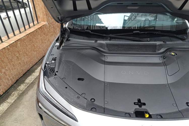 Used ONVO L60 2025 Model—60 kWh Rear-Wheel-Drive Version Engine Bay Right