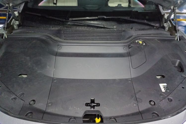 Used ONVO L60 2025 Model—60 kWh All-Wheel-Drive Version Engine Bay
