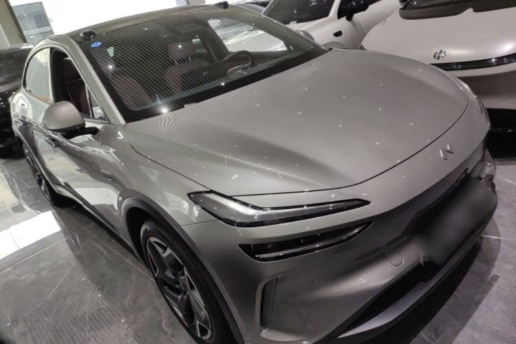 Used ONVO L60 2025 Model—60 kWh Rear-Wheel-Drive Version Front Right 45 Deg