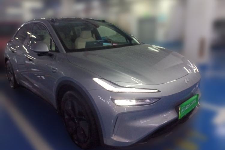 Used ONVO L60 2025 Model—60 kWh All-Wheel-Drive Version Front Right 45 Deg