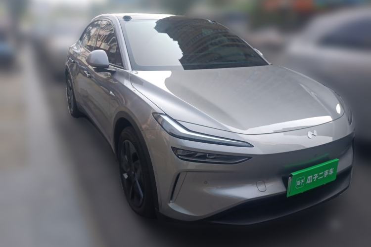 Used ONVO L60 2025 Model—85 kWh Rear-Wheel-Drive Version Front Right 45 Deg