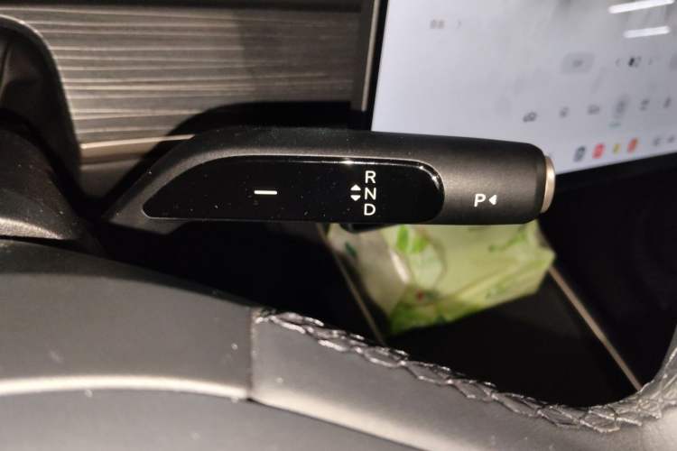 Used ONVO L60 2025 Model—60 kWh Rear-Wheel-Drive Version Gear Lever