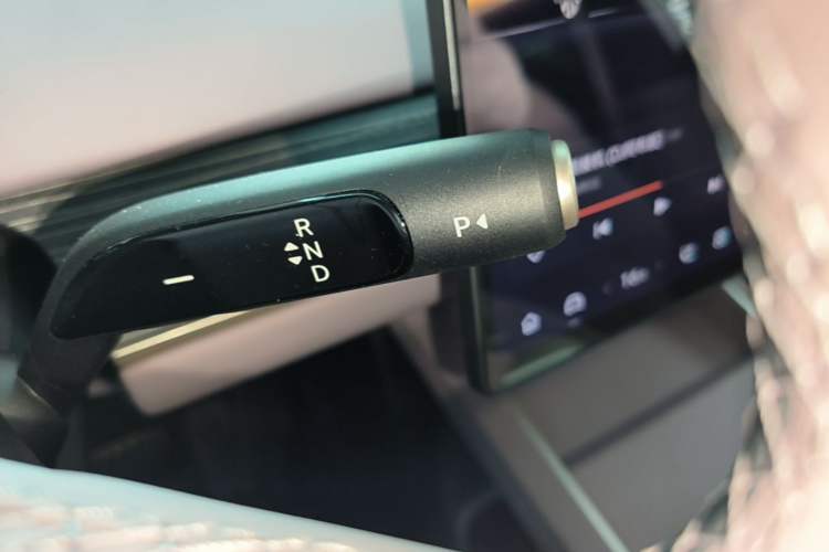 Used ONVO L60 2025 Model—60 kWh All-Wheel-Drive Version Gear Lever