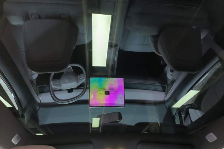 Used ONVO L60 2025 Model—60 kWh Rear-Wheel-Drive Version Headliner