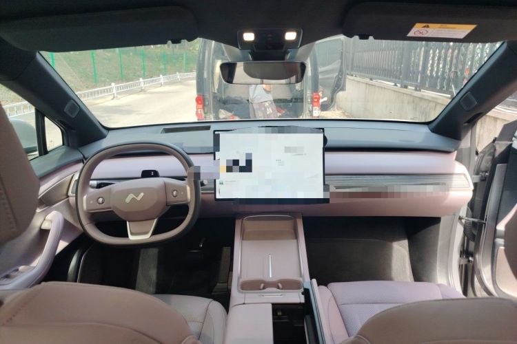 Used ONVO L60 2025 Model—60 kWh Rear-Wheel-Drive Version Headliner