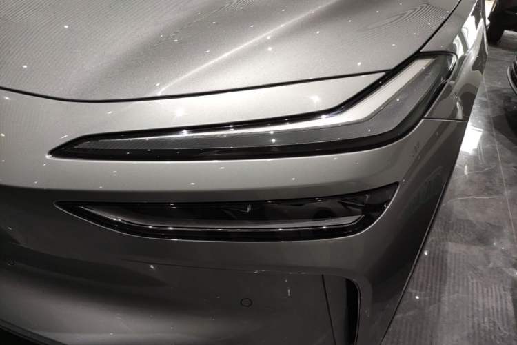 Used ONVO L60 2025 Model—60 kWh Rear-Wheel-Drive Version Left Front Headlight