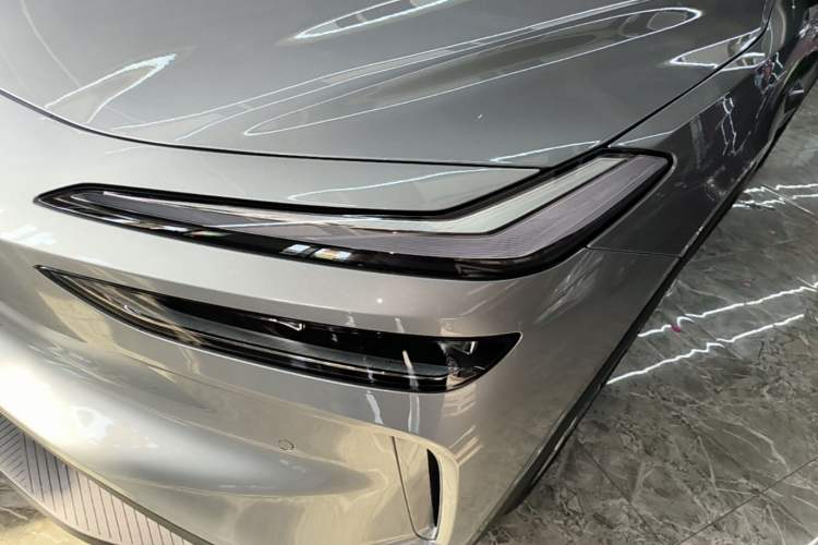 Used ONVO L60 2025 Model—60 kWh All-Wheel-Drive Version Left Front Headlight