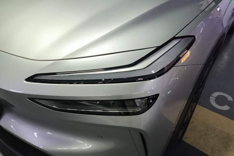 Used ONVO L60 2025 Model—60 kWh Rear-Wheel-Drive Version Left Front Headlight