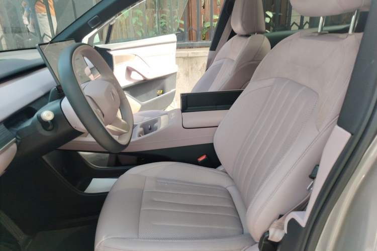 Used ONVO L60 2025 Model—60 kWh Rear-Wheel-Drive Version Left Front Seat