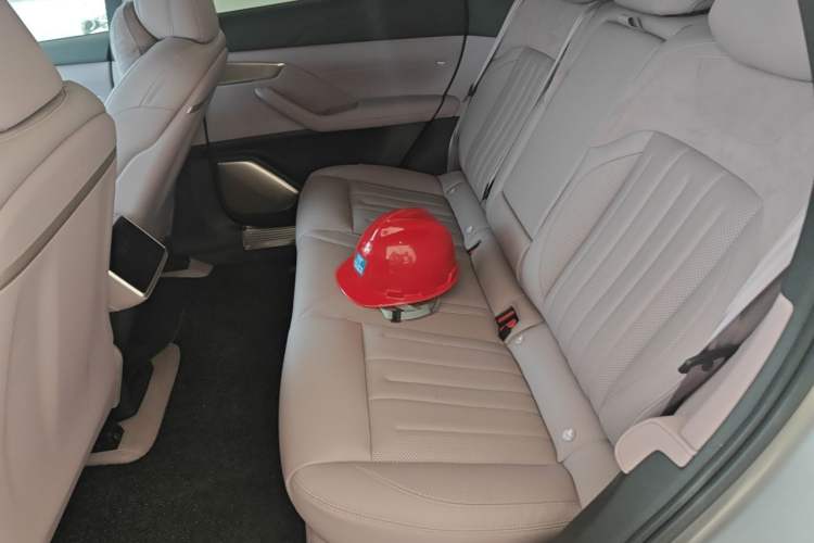 Used ONVO L60 2025 Model—60 kWh Rear-Wheel-Drive Version Left Rear Seat