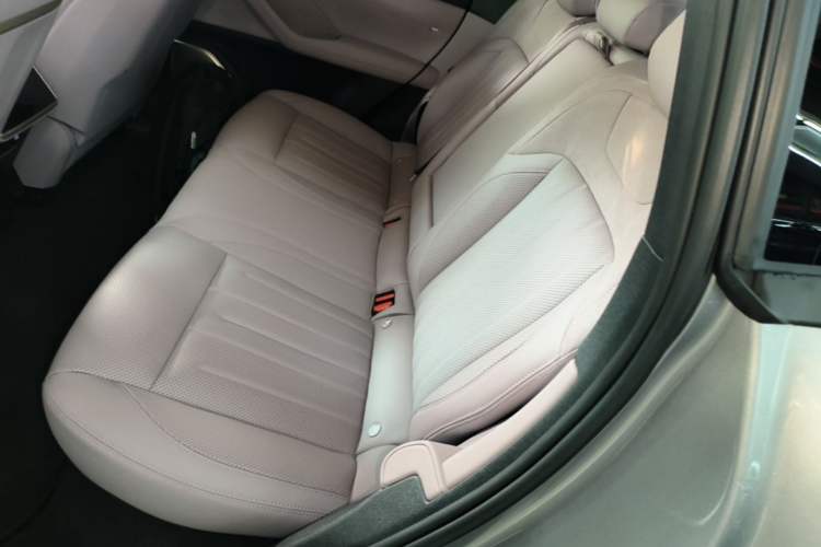 Used ONVO L60 2025 Model—60 kWh All-Wheel-Drive Version Left Rear Seat