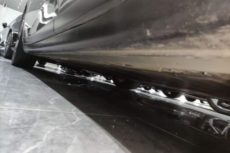 Used ONVO L60 2025 Model—60 kWh Rear-Wheel-Drive Version Left Side Sill