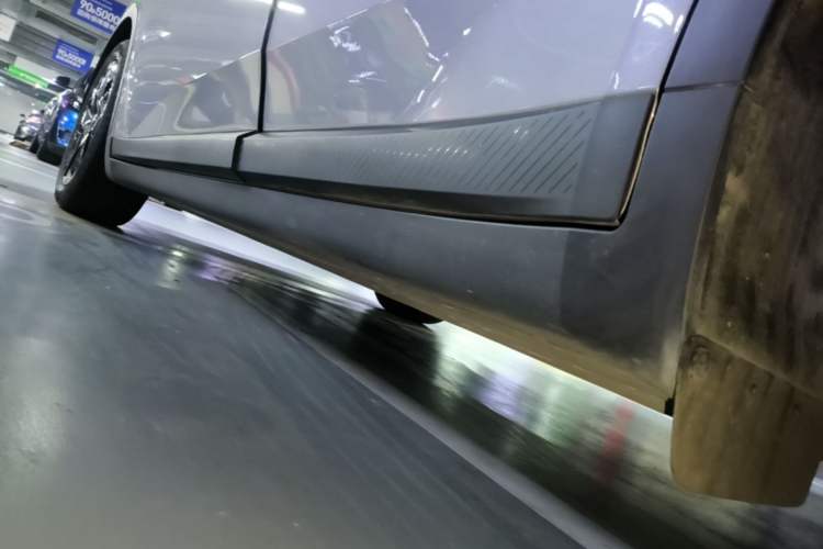 Used ONVO L60 2025 Model—60 kWh Rear-Wheel-Drive Version Left Side Sill