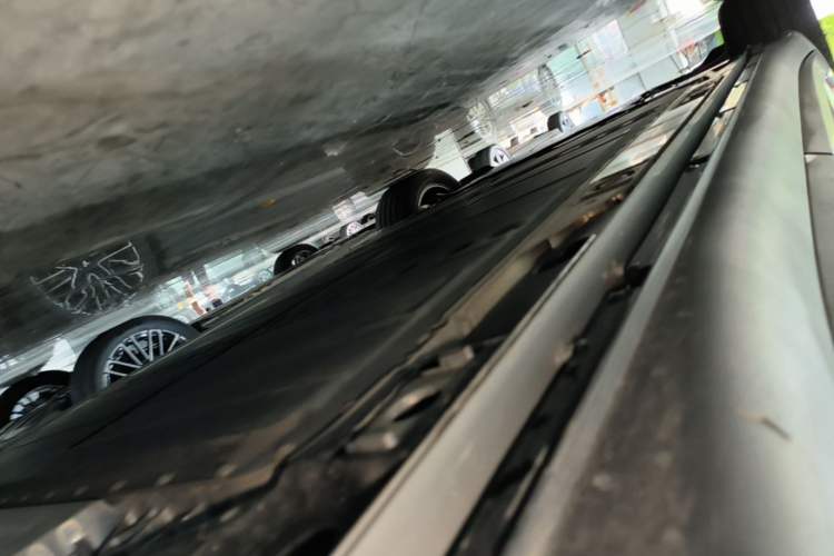 Used ONVO L60 2025 Model—60 kWh Rear-Wheel-Drive Version Left Side Sill