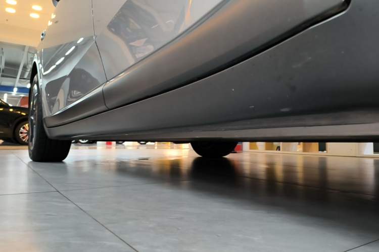 Used ONVO L60 2025 Model—60 kWh Rear-Wheel-Drive Version Left Side Sill
