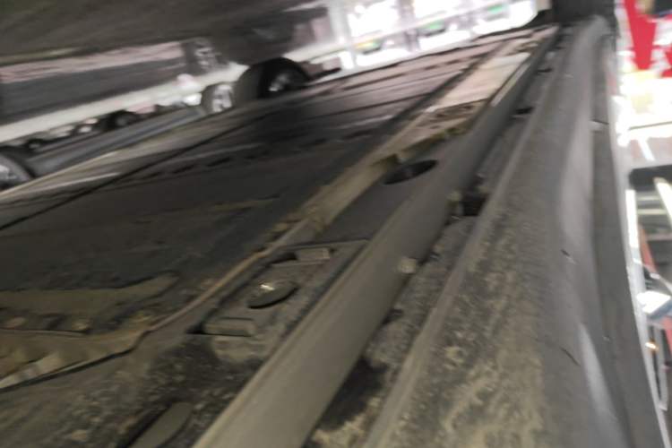 Used ONVO L60 2025 Model—60 kWh All-Wheel-Drive Version Left Side Sill