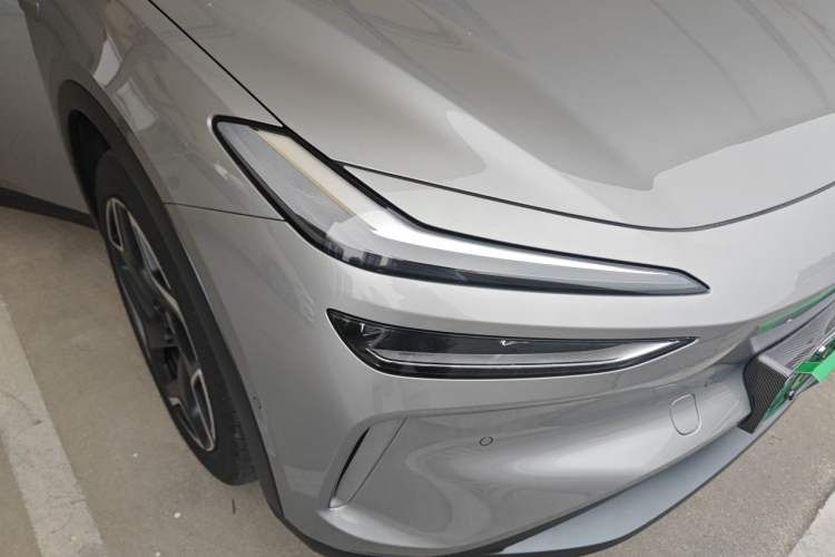 Used ONVO L60 2025 Model—60 kWh Rear-Wheel-Drive Version Right Front Headlight