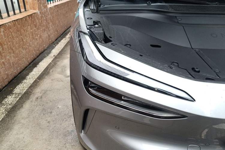 Used ONVO L60 2025 Model—60 kWh Rear-Wheel-Drive Version Right Front Headlight
