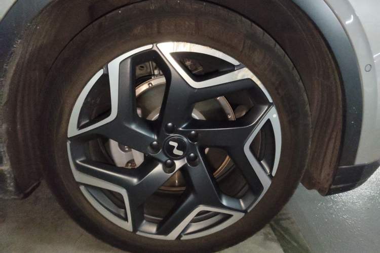 Used ONVO L60 2025 Model—60 kWh Rear-Wheel-Drive Version Right Front Wheel Hub