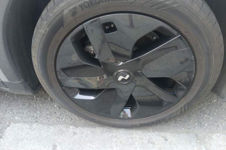 Used ONVO L60 2025 Model—85 kWh Rear-Wheel-Drive Version Right Front Wheel Hub