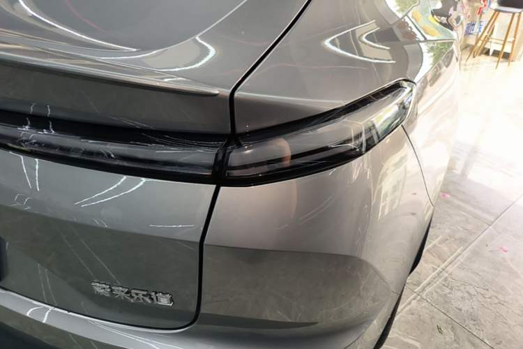 Used ONVO L60 2025 Model—60 kWh All-Wheel-Drive Version Right Rear Taillight