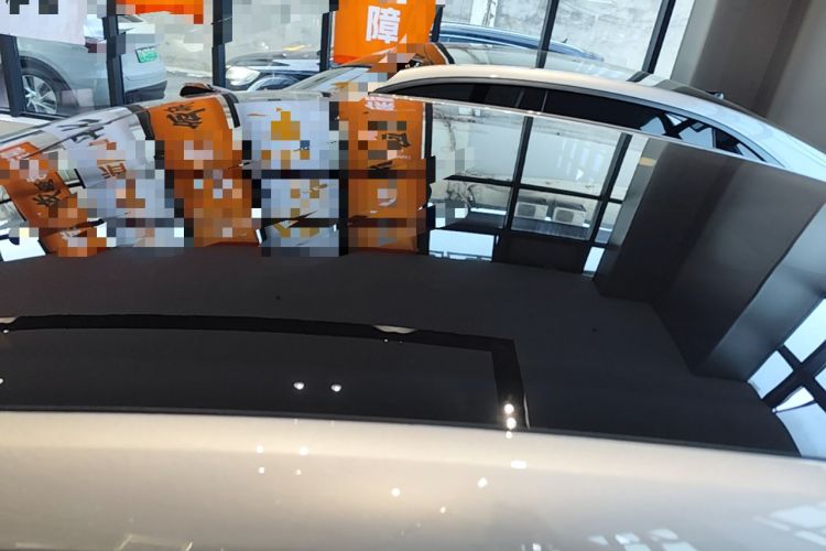 Used ONVO L60 2025 Model—60 kWh Rear-Wheel-Drive Version Roof