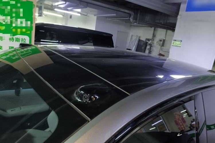 Used ONVO L60 2025 Model—60 kWh Rear-Wheel-Drive Version Roof