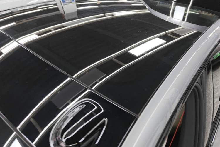 Used ONVO L60 2025 Model—60 kWh All-Wheel-Drive Version Roof