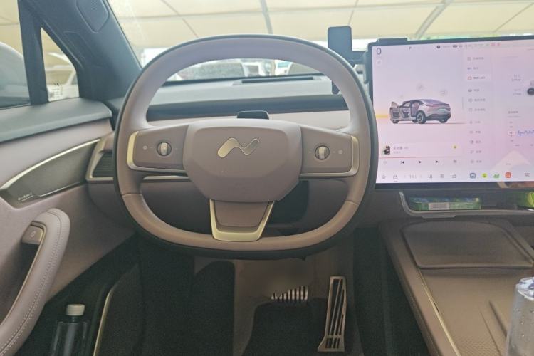 Used ONVO L60 2025 Model—60 kWh Rear-Wheel-Drive Version Steering Wheel