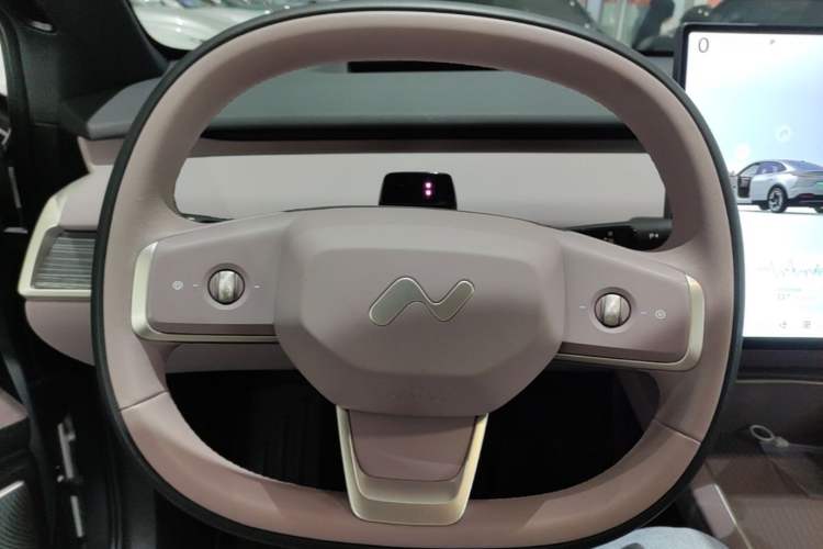Used ONVO L60 2025 Model—60 kWh Rear-Wheel-Drive Version Steering Wheel