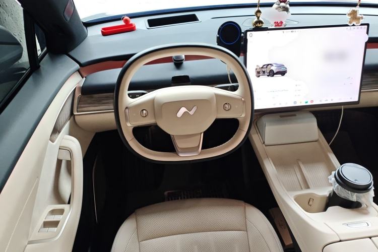 Used ONVO L60 2025 Model—85 kWh Rear-Wheel-Drive Version Steering Wheel