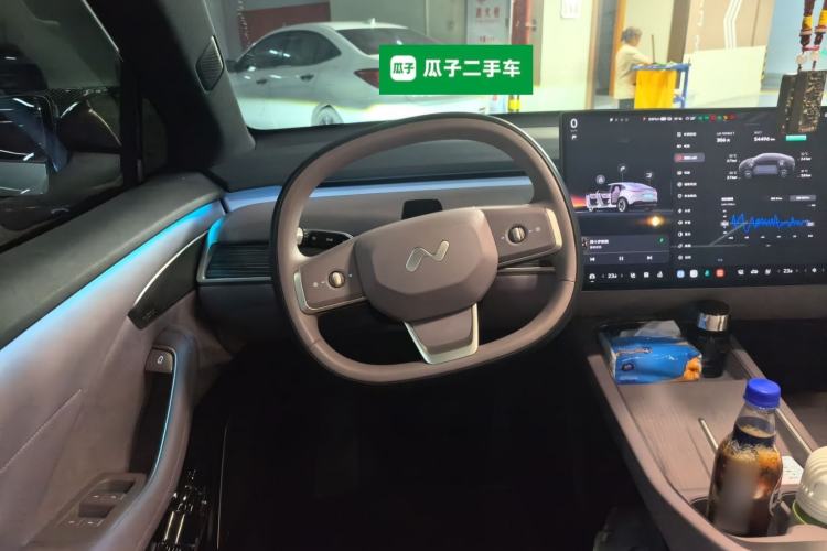 Used ONVO L60 2025 Model—85 kWh Rear-Wheel-Drive Version Steering Wheel