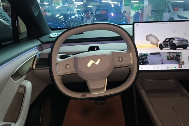 Used ONVO L60 2025 Model—60 kWh Rear-Wheel-Drive Version Steering Wheel