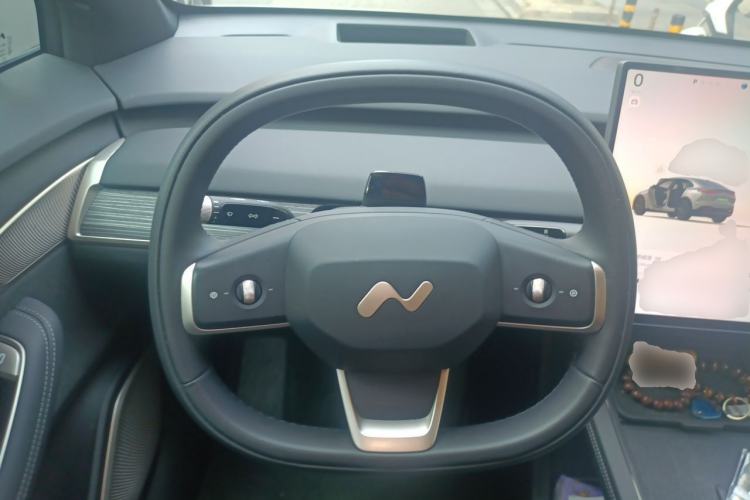 Used ONVO L60 2025 Model—85 kWh Rear-Wheel-Drive Version Steering Wheel