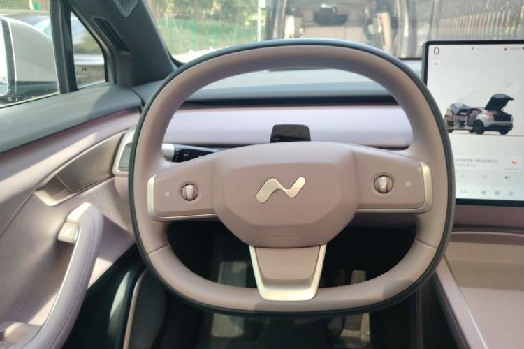 Used ONVO L60 2025 Model—60 kWh Rear-Wheel-Drive Version Steering Wheel