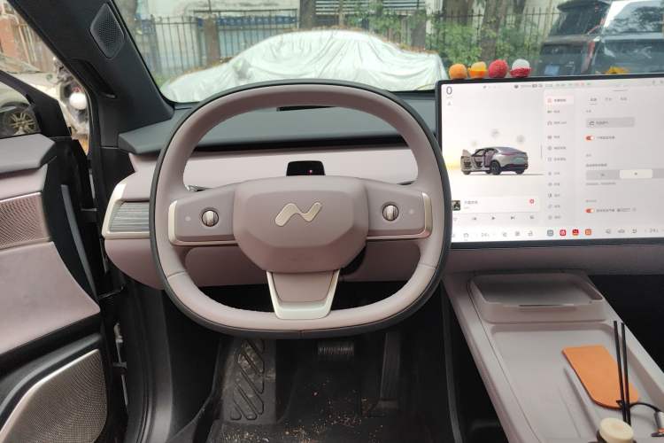 Used ONVO L60 2025 Model—85 kWh Rear-Wheel-Drive Version Steering Wheel