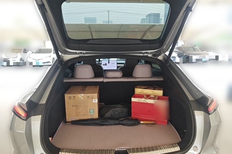 Used ONVO L60 2025 Model—60 kWh Rear-Wheel-Drive Version Trunk