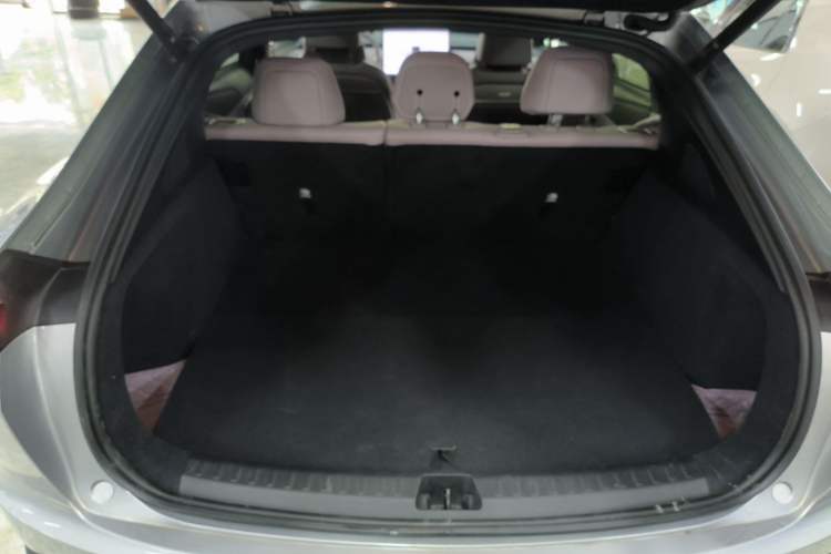Used ONVO L60 2025 Model—60 kWh Rear-Wheel-Drive Version Trunk