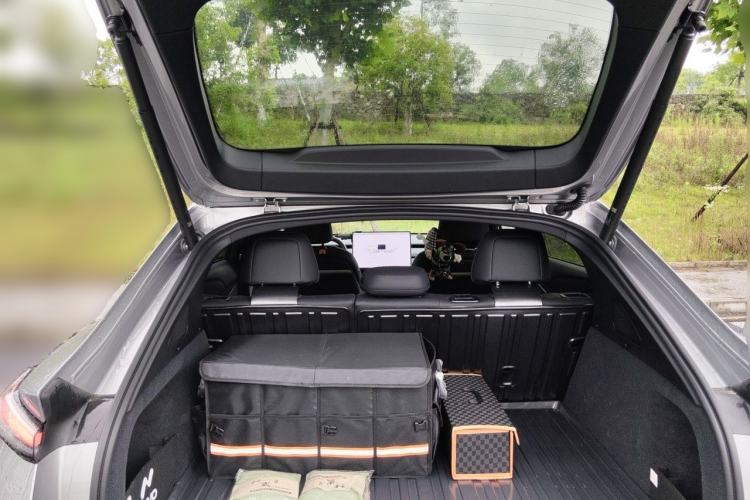 Used ONVO L60 2025 Model—85 kWh Rear-Wheel-Drive Version Trunk
