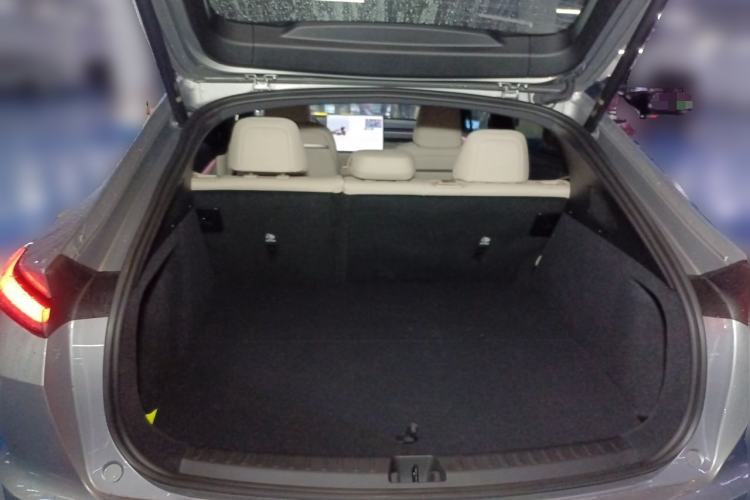 Used ONVO L60 2025 Model—60 kWh All-Wheel-Drive Version Trunk