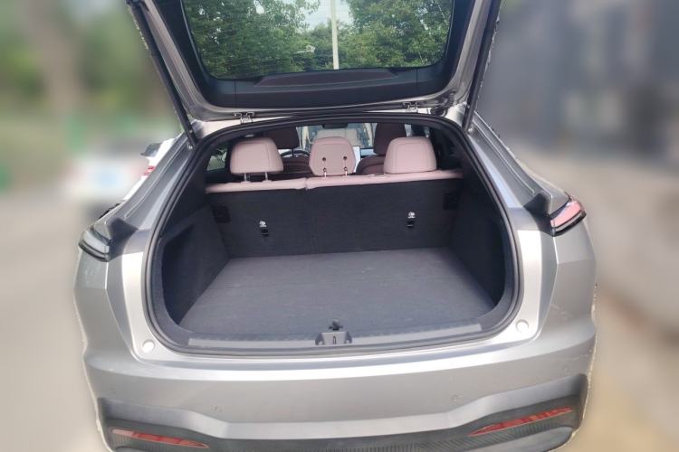 Used ONVO L60 2025 Model—60 kWh Rear-Wheel-Drive Version Trunk