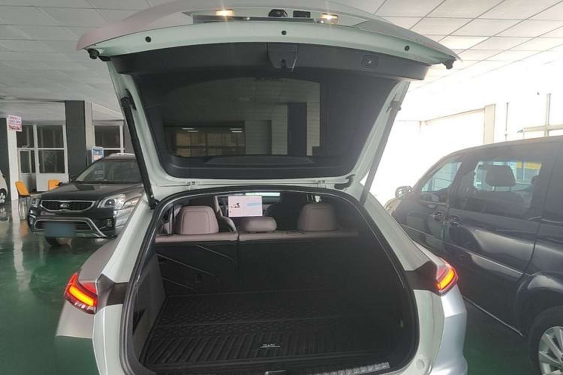 Used ONVO L60 2025 Model—60 kWh All-Wheel-Drive Version Trunk