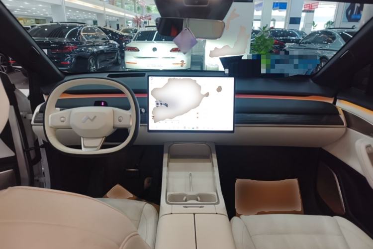 Used ONVO L60 2025 Model—60 kWh Rear-Wheel-Drive Version Center Console