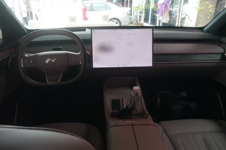 Used ONVO L60 2025 Model—60 kWh Rear-Wheel-Drive Version Center Console