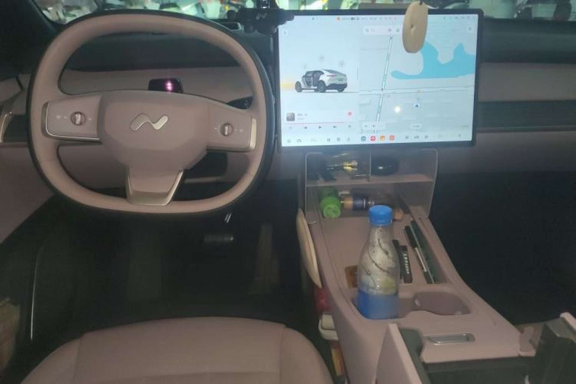 Used ONVO L60 2025 Model—60 kWh Rear-Wheel-Drive Version Center Console
