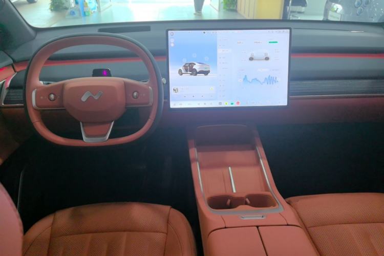 Used ONVO L60 2025 Model—85 kWh All-Wheel-Drive Version Center Console