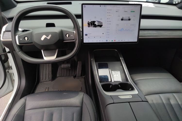 Used ONVO L60 2025 Model—60 kWh Rear-Wheel-Drive Version Center Console
