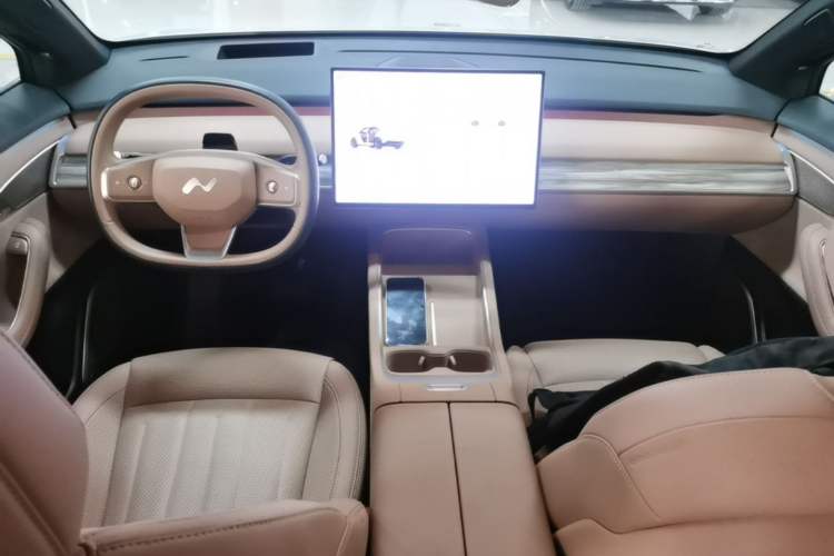 Used ONVO L60 2025 Model—60 kWh All-Wheel-Drive Version Center Console
