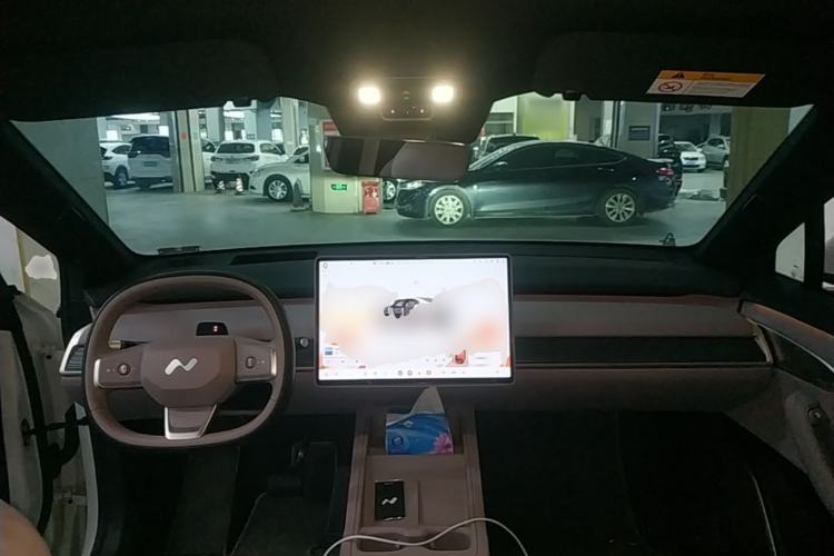 Used ONVO L60 2025 Model—85 kWh Rear-Wheel-Drive Version Center Console